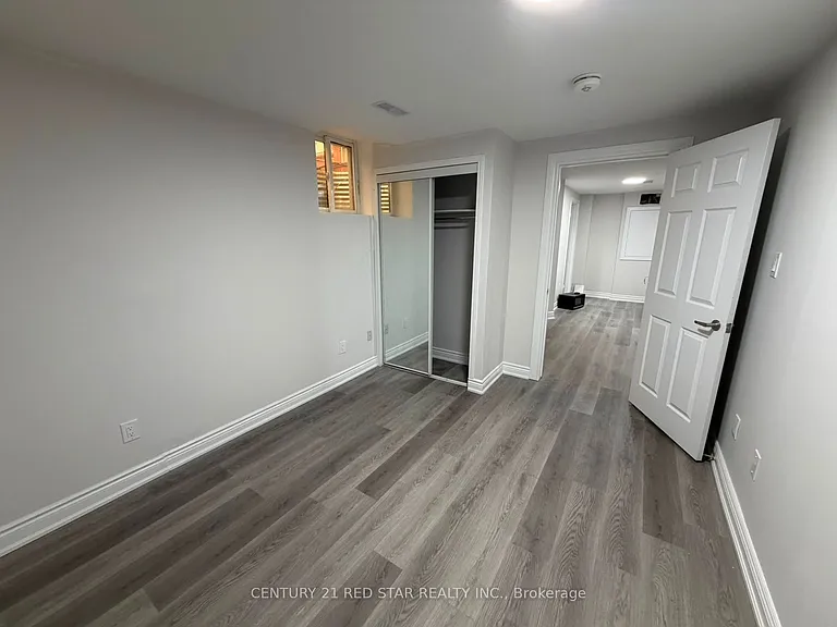 32 Gold Park Pl #BASEMENT — Photo 8