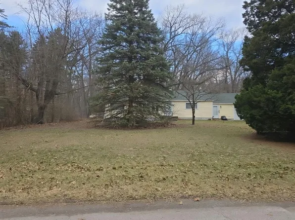 10886 Darling Rd, Milan, MI 48160