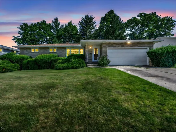 4276 Sarasota Dr, Parma, OH 44134