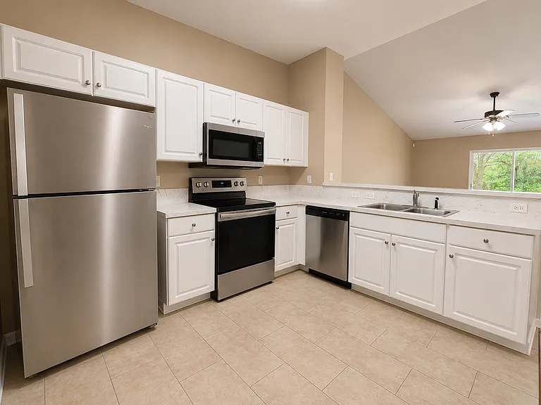 346 Bell Blvd S — Photo 16