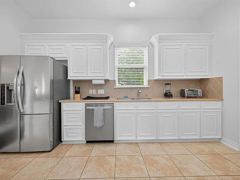 1505 Wentworth St — Photo 10