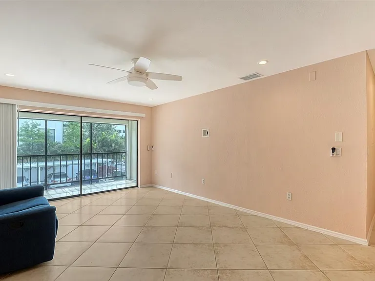 631 N Orange Ave #208 — Photo 11