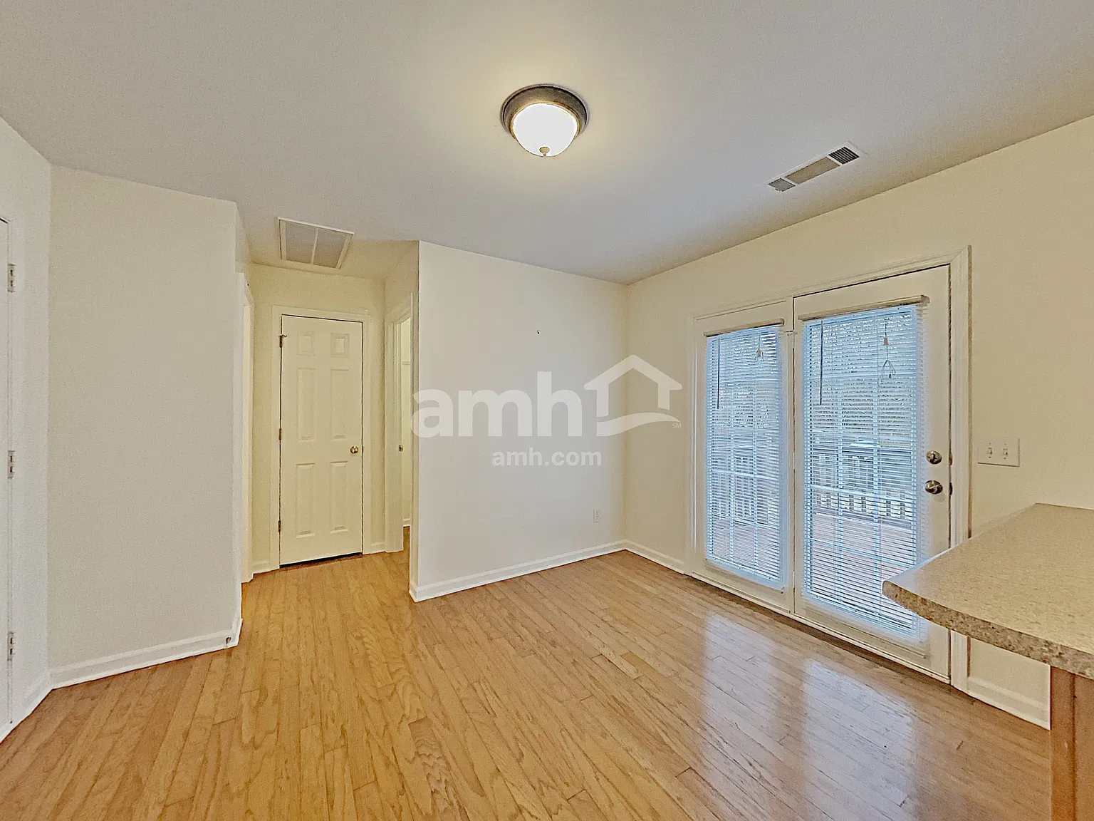 3 bed, 2.5 bath, 2039 sqft, $2,455 — Photo 4