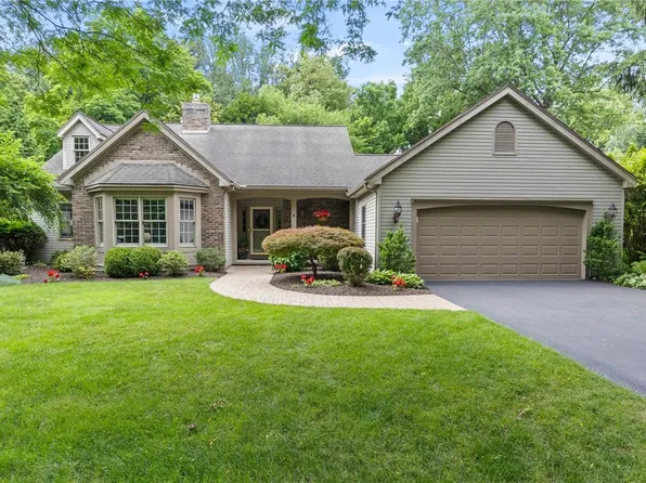 9 Springdale Lck, Pittsford, NY 14534