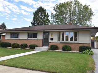 2831 Rosalind Ave, Racine, WI 53403