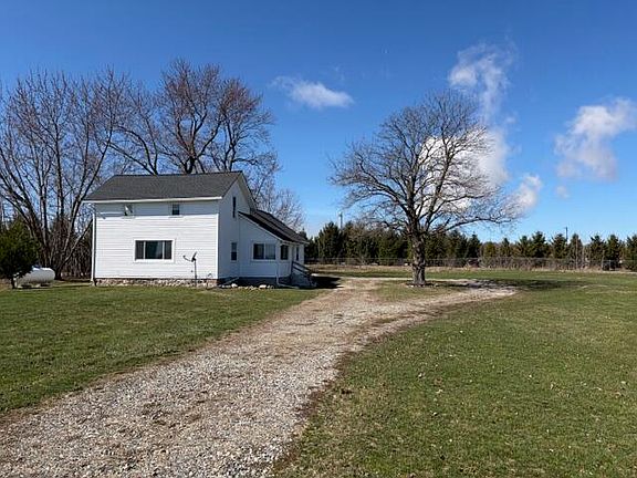 2nd image of 7785 Saddlebag Lake Rd