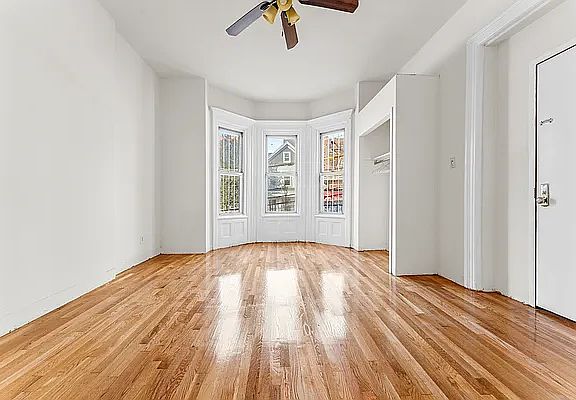 3rd image of 2636 Decatur Ave