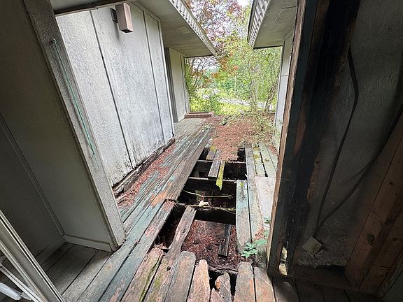3rd image of 3106 Brookside Dr