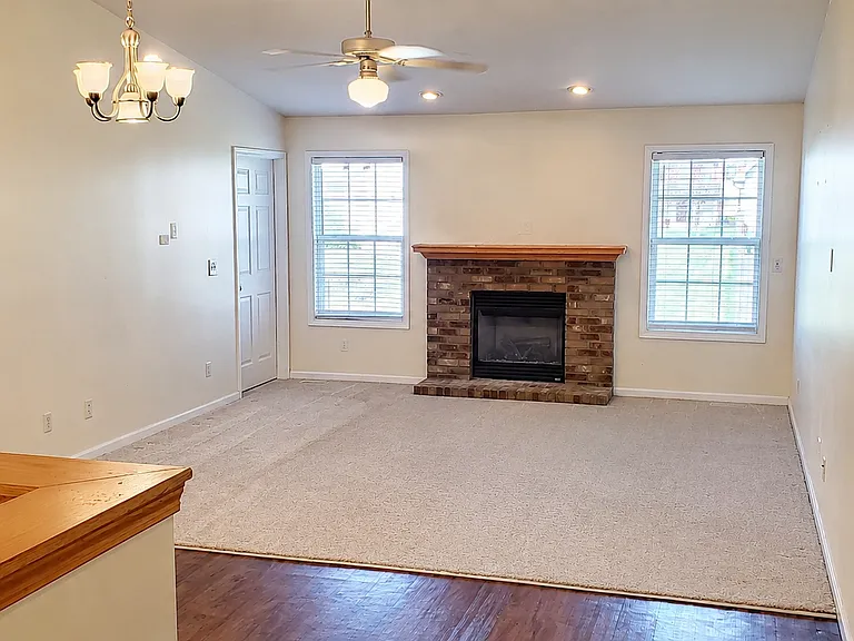 604B Sunflower St — Photo 6