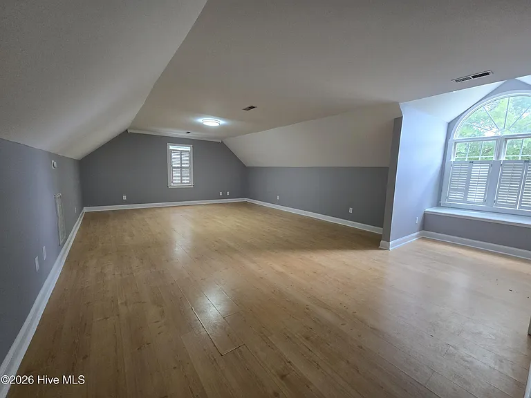 102 White Oak Dr — Photo 23