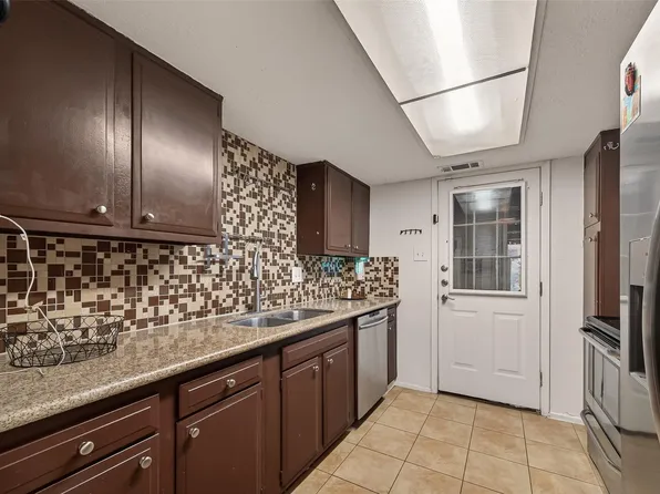 3834 Laura Leigh Ln, Friendswood, TX 77546