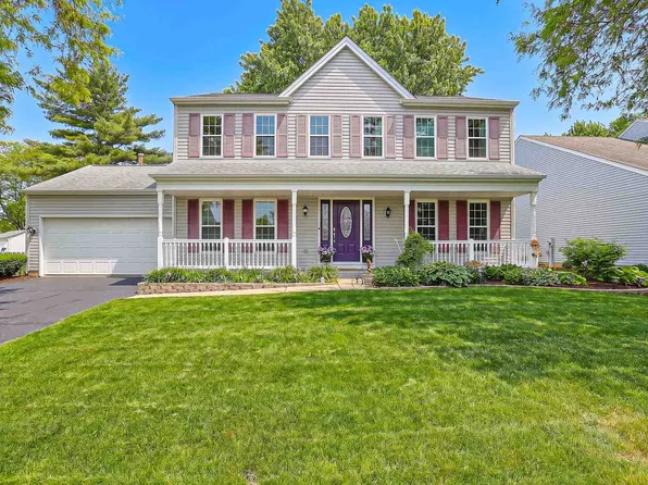 830 Hawk Ln, Carol Stream, IL 60188