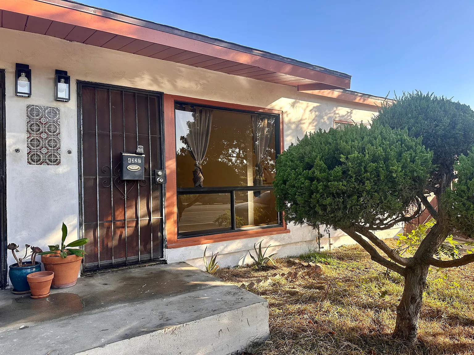 2 bed, 750 sqft, $2,800 — Photo 1