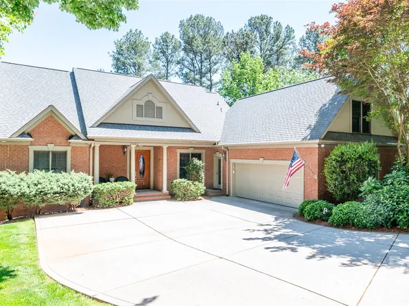 2580 Penngate Dr, Sherrills Ford, NC 28673