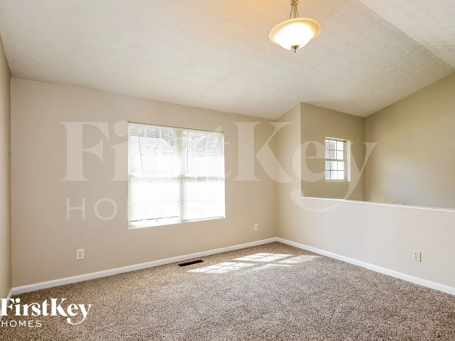 3 bed, 3.0 bath, 1884 sqft, $2,340 — Photo 4