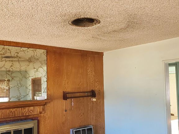 5th image of 8124 Irvine Ave