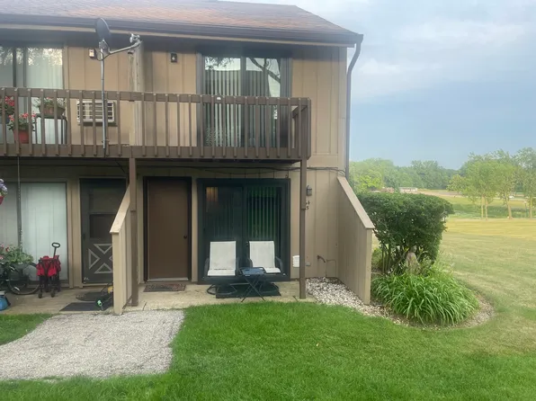 64 Aspen Colony APT 5, Fox Lake, IL 60020