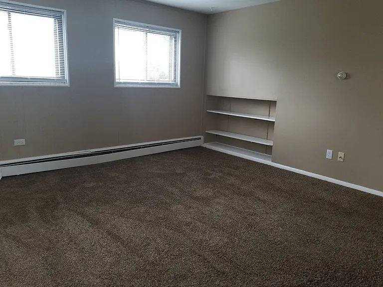 Hillside Apartments — Photo 9