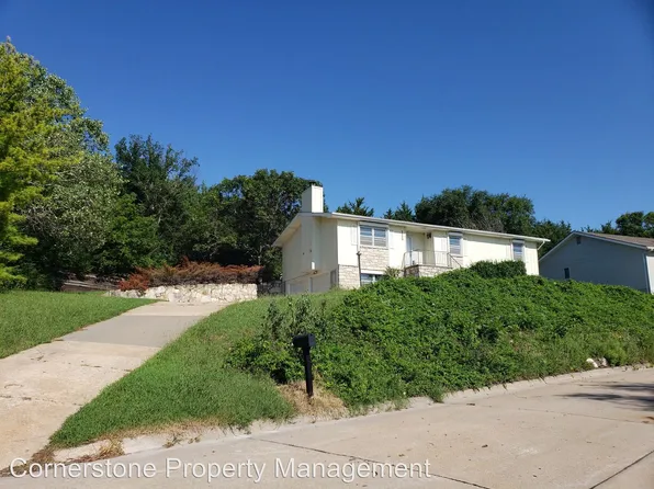2808 Arbor Dr, Manhattan, KS 66503