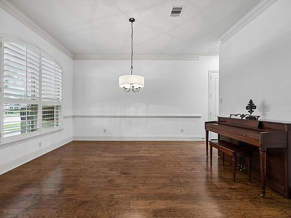 4th image of 5607 Mustang Ridge Ln
