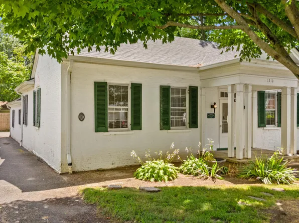 1210 Main St, Paris, KY 40361