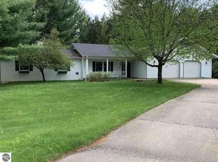 8216 Cherry Ln, Cadillac, MI 49601