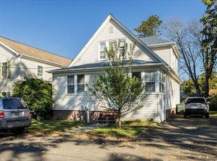 83 Berkeley Pl, Bridgeport, CT 06610