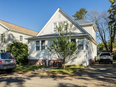 83 Berkeley Place, Bridgeport, CT, 06610