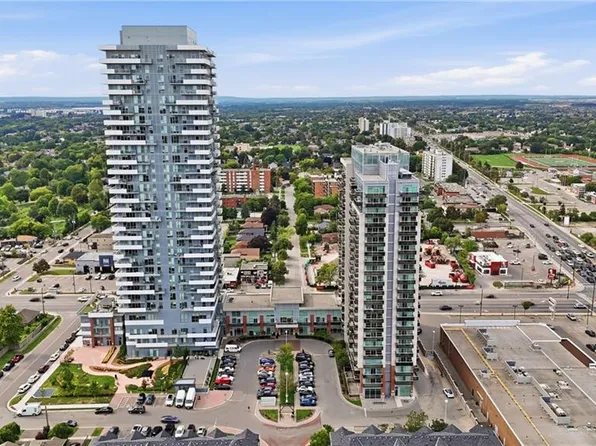 215 Queen St E Unit 225, Brampton, ON L6W 0A9