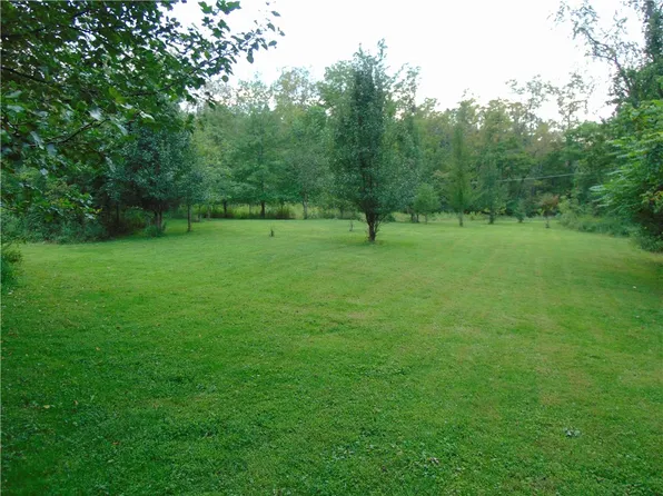 100 Robbins Dr, West Newton, PA 15089