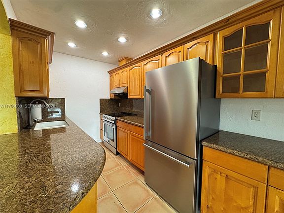 3rd image of 1700 Pierce St APT 202