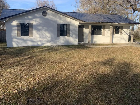 1211 E 1st St, Belzoni, MS 39038