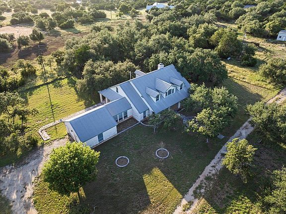 2nd image of 1651 Old Red Ranch Rd