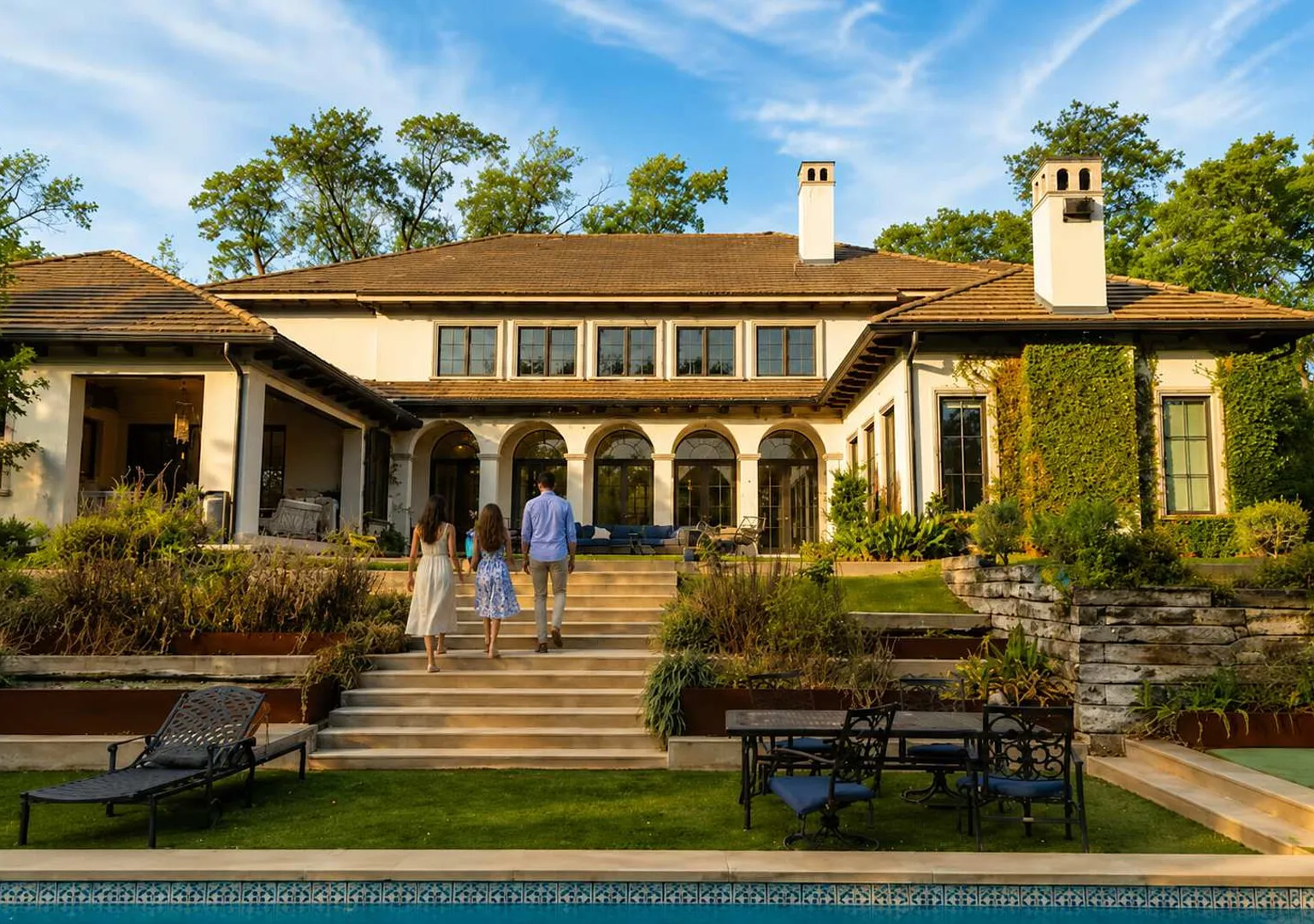 Grand Luxury 11,000 sq ft Estate 6BR, 8BA, Pool & Premium Finishes — Photo 2