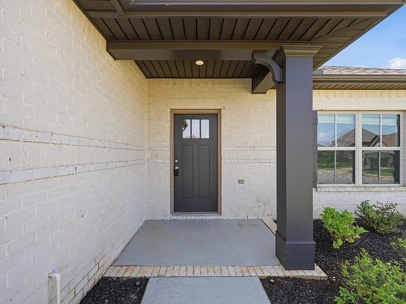 3 bed, 2.0 bath, 1911 sqft, $1,970 — Photo 3