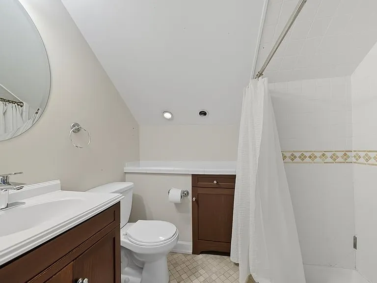 3311 Ellwood Ave — Photo 9