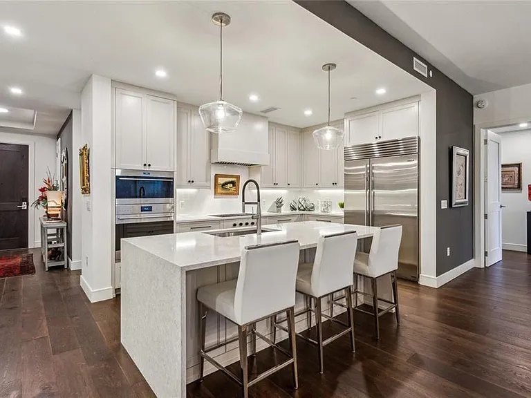 2520 Peachtree Rd #602 — Photo 9