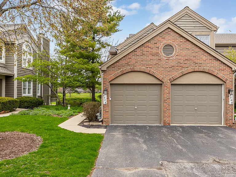 1504 Aberdeen Ct #1504 — Photo 2