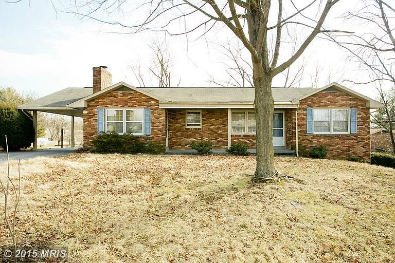 1st image of 192 Village Ct