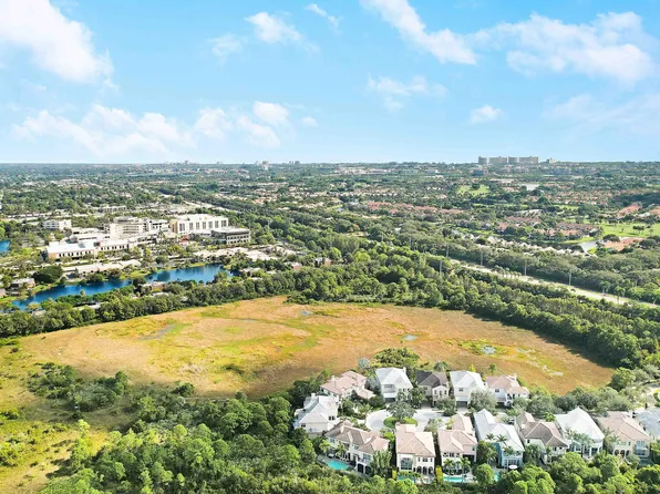 140 Tulip Tree Court, Jupiter, FL 33458
