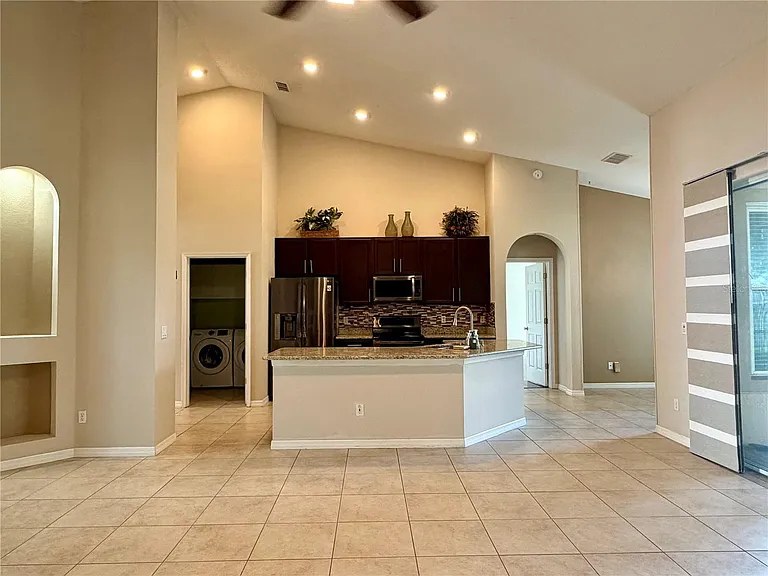 10237 Facet Ct — Photo 15