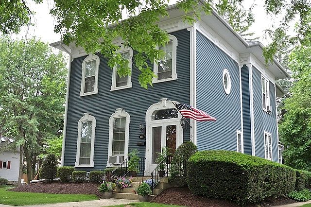 1st image of 133 N Brainard St #201