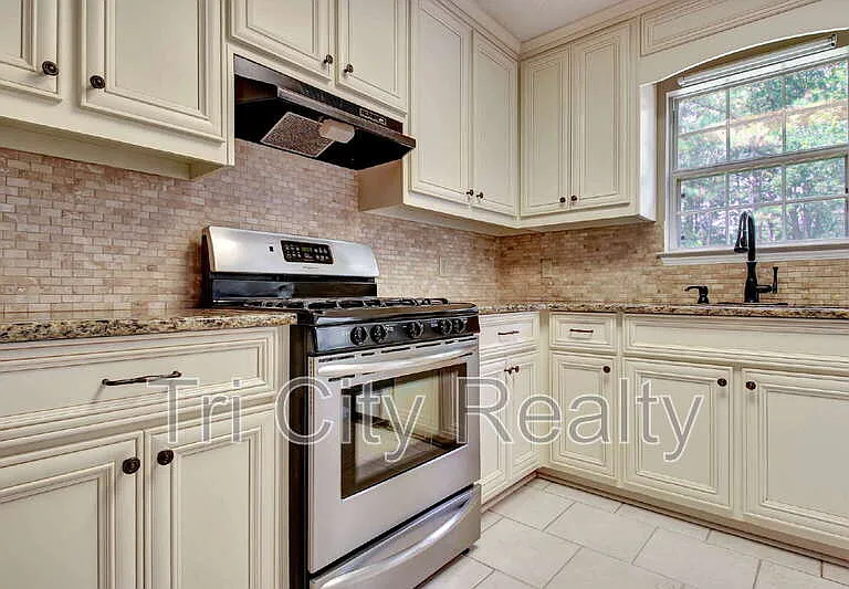 49 Montrose Ln — Photo 37