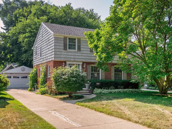 6041 N Santa Monica BOULEVARD, Whitefish Bay, WI 53217