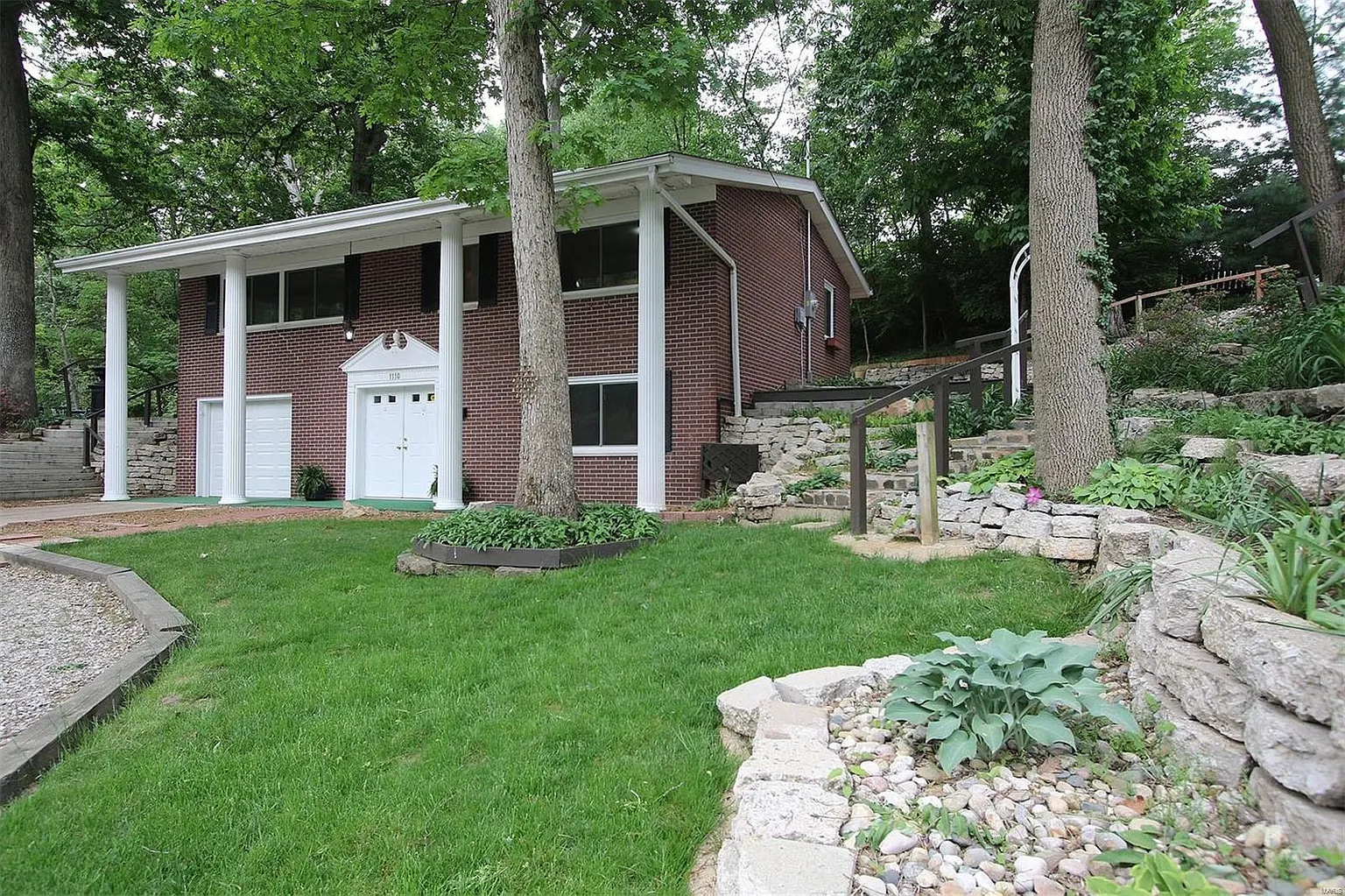 1110 Grand Ave photo 1