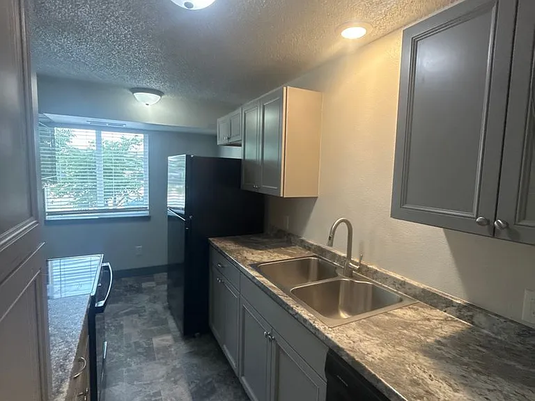 3007 E Central Ave — Photo 6