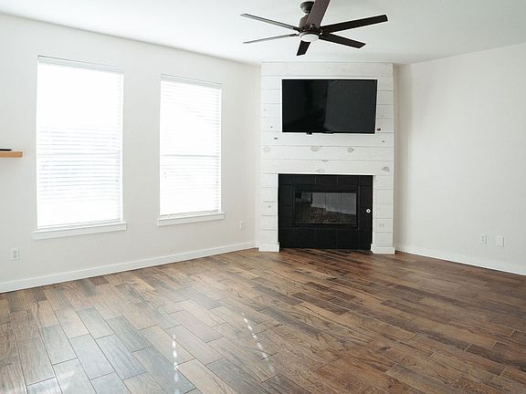 4th image of 1336 River Ridge Rd