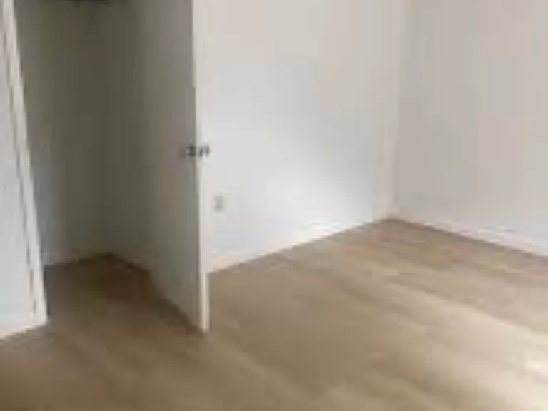 200 Maplewood Dr #2 — Photo 6