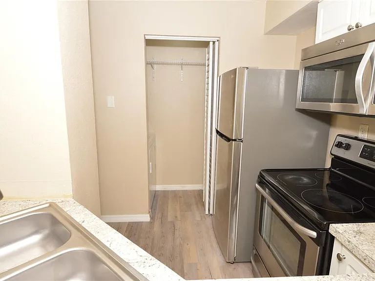 8764 Mallard Reserve Dr #101 — Photo 13