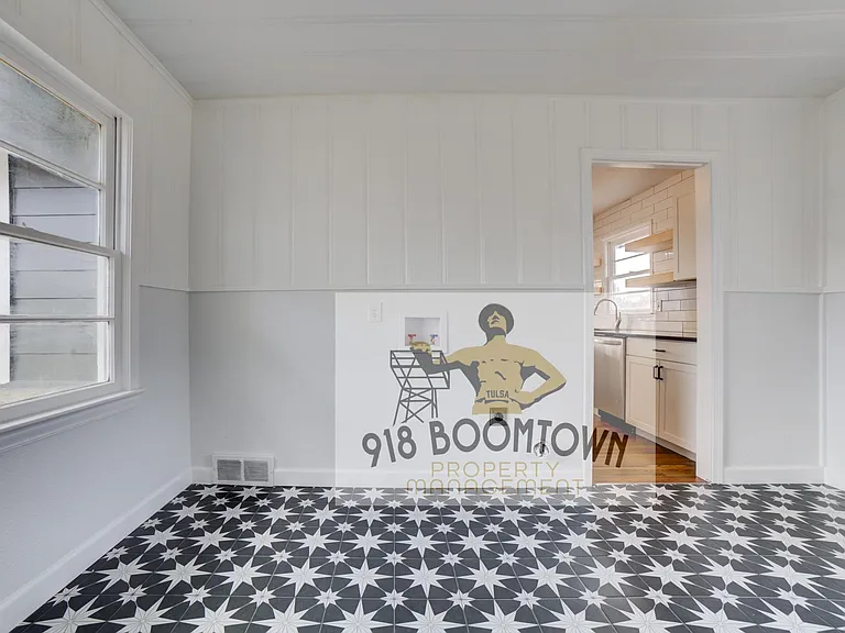 4819 E 37th Pl — Photo 13